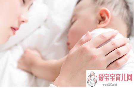 <b>宝宝误舔妈妈脸部引起中毒，父母要高度重视这五个问题了！</b>
